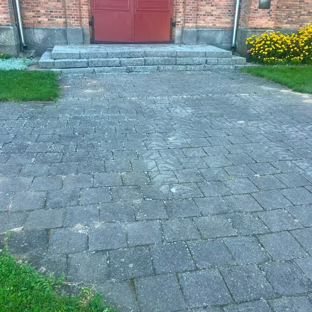 Kiemo trinkelės prieš valymą